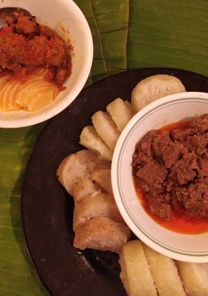 A picture of Chicken Rendang.