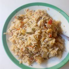 A picture of Spinach jollofrice.