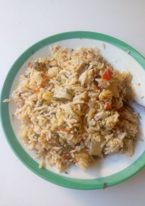 A picture of Spinach jollofrice.