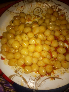 A picture of Dan malele (cassava flour balls).