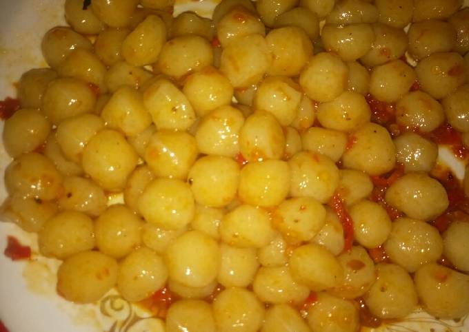 Dan malele (cassava flour balls)