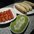 Hot dog con salsa de cilantro