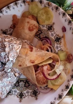 A picture of Chicken chutney roll.