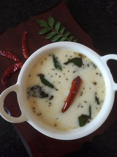 गुजराती कढ़ी (gujrati kadhi recipe in Hindi) रेसिपी मुख्य फोटो