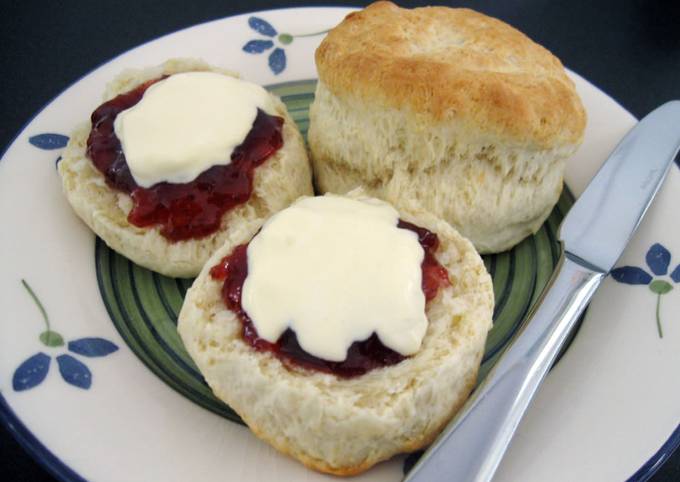 Lorna’s Scones