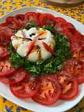 Salade composée de tomates et persil à la mozzarella di buffala et crème de balsamique