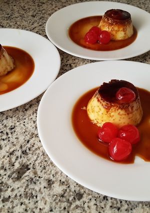 Foto principal de Flanes con cerezas en almíbar