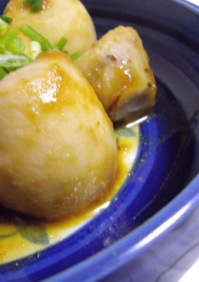 A picture of Simmered Taro with Kintoki Ginger Powder.