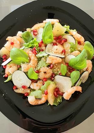 Une photo de Salade Radis Noir Pamplemousse Crevettes