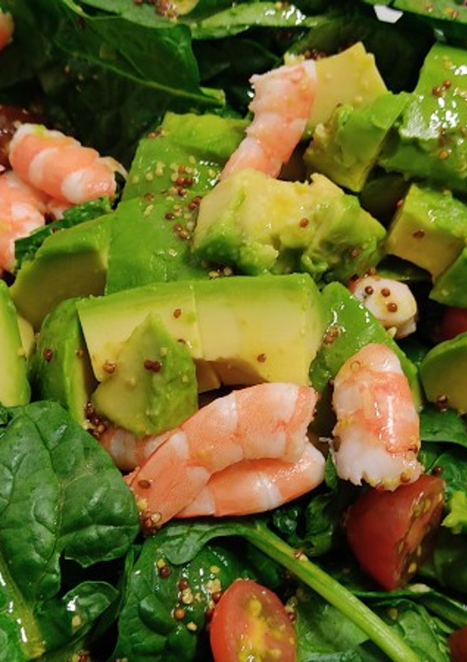 Una foto de Ensalada de espinacas fresquita