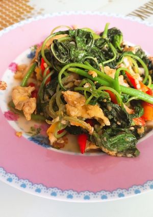 รูปของ ผักโขมผัดไข่