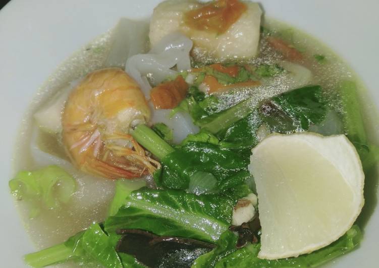 Resep Terbaru Kwetiaw Seafood kuah rempah seger Enak dan Sehat