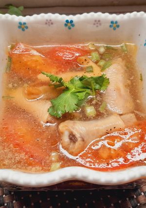 Hình của món Canh cà chua nấu chân gà.