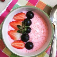 A picture of Strawberry Yoghurt Bowl.