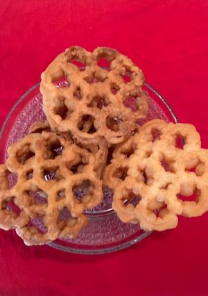 A picture of Eggless rose cookies.