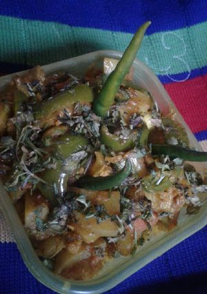 A picture of Aloo gobhe with shimla mirch.