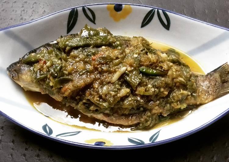 Cara Gampang meracik Ikan Mas Cabe Ijo (bukan pepes 2), Bisa Manjain Lidah