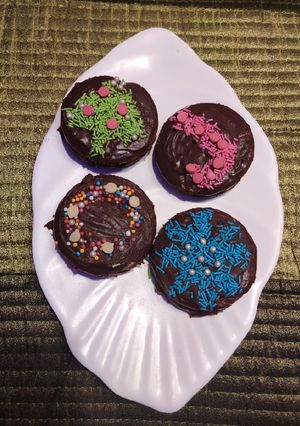 A picture of Marie Biscuit Choco pies.
