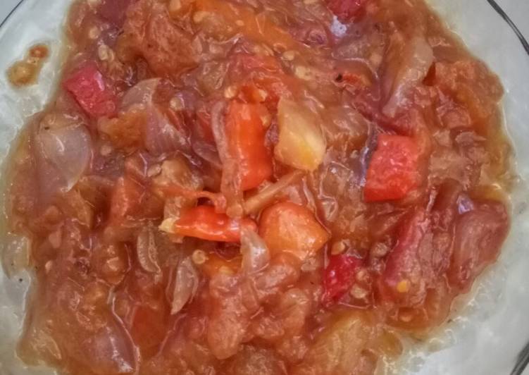 Cara Gampang Menyiapkan Sambel tomat, Menggugah Selera