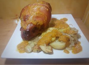 Foto principal de Codillos de cerdo al horno con patatas
