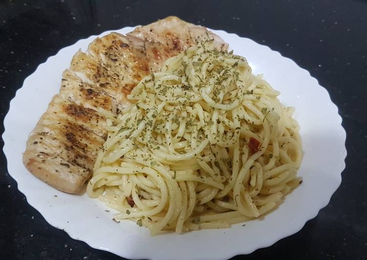 Easiest Way to Make Favorite Aglio e Olio with grilled chicken