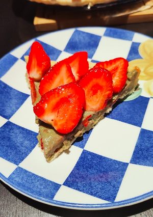 Une photo de Tarte aux fraises créme pâtissière matcha