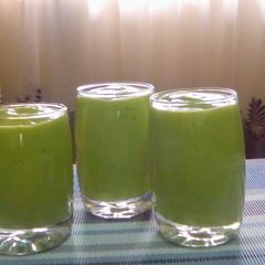 A picture of Banana and ovacado smoothie#Themechallenge.