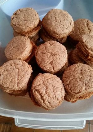 Una foto de Alfajores de chocolate fáciles