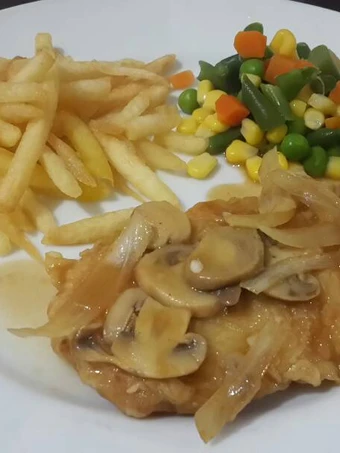 Langkah Mudah untuk Menyiapkan Resep Chicken steak with mushroom sauce yang Sempurna Anti Ribet, Mantap
