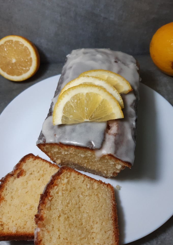 Una foto de Budín de limón y coco 🍋🥥