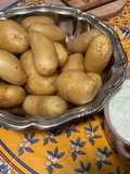 Pommes de terre au diable, thym, sauge et romarin
