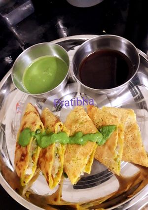 A picture of Potato Stuffed Besan Cheela.