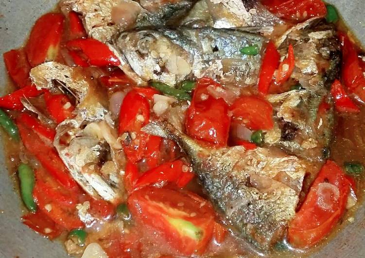 Cara membuat Ikan peda asam manis pedas yang lezat Untuk Jualan