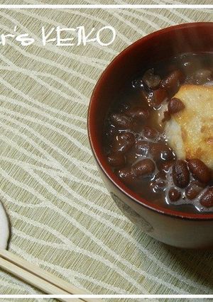 A picture of Farmhouse-Style Oshiruko (Sweet Red Bean Soup with Mochi).
