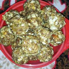 मेथी के लड्डू (methi ke laddu recipe in Hindi)-レシピのメイン写真