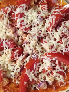 પીઝા (Pizza Recipe In Gujarati) રેસીપી મુખ્ય ફોટો