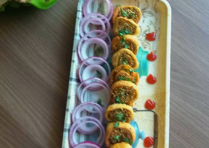 Step-by-Step Guide to Make Quick Raw banana samosa pinwheel