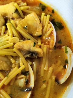 Foto principal de Cazuela de fideos con rape y almejas
