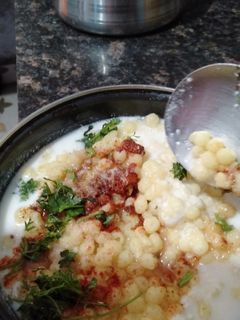बूंदी का रायता(boondi ka raita recipe in hindi) रेसिपी मुख्य फोटो