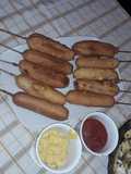 Corn Dogs με τσένταρ λιωμένο