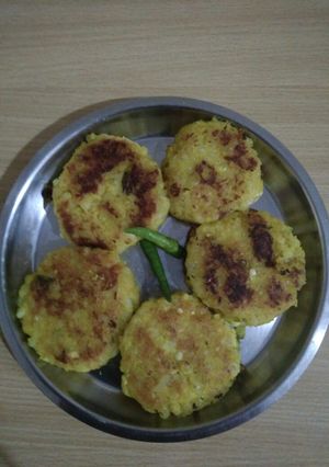 A picture of Sabudane ki tikki.