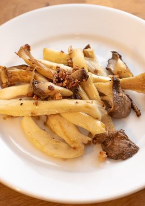 A picture of Sautéed King Oyster Mushrooms with Garlic.