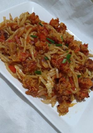 नूडल्स और चाइनीज पकोड़े (Noodles aur chinese pakore recipe in hindi) रेसिपी मुख्य फोटो