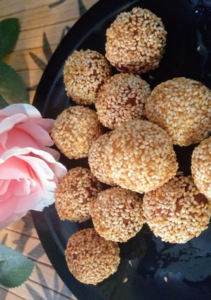 তিলের মিষ্টি বল (tiler misti ball recipe in Bengali) রেসিপির প্রধান ছবি
