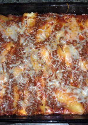 A picture of Stuffed shells.