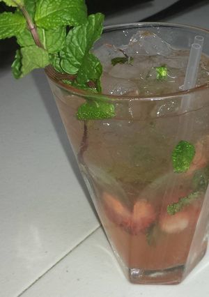 Una foto de Mojito de fresa