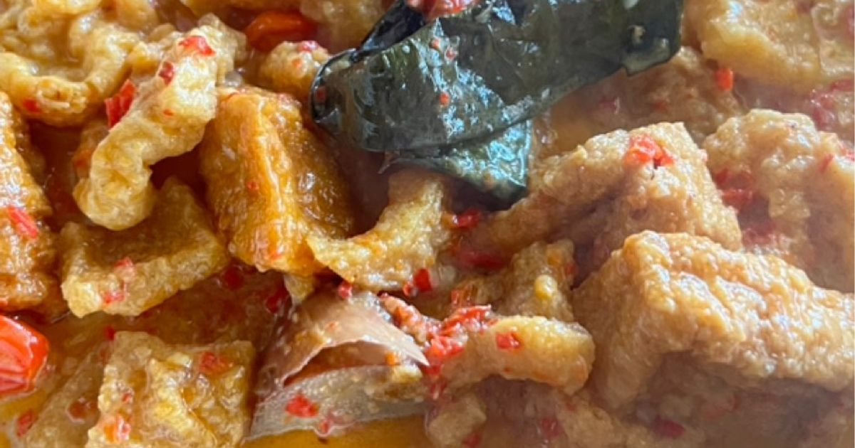 Sambal krecek tahu goreng
