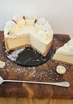 A picture of Coconut Cheesecake with Mascarpone and White Chocolate.