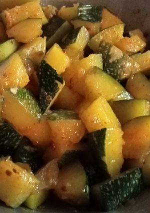 खट्टा मीठा कद्दू (khatta meetha kaddu recipe in Hindi) रेसिपी मुख्य फोटो