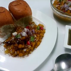 A picture of Chatpati Pav.